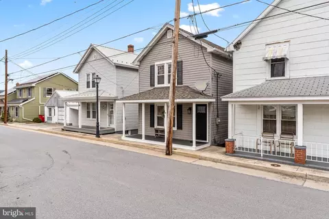 Exterior - 17 N Martin St, Clear Spring, MD 21722 photo 2 of 11