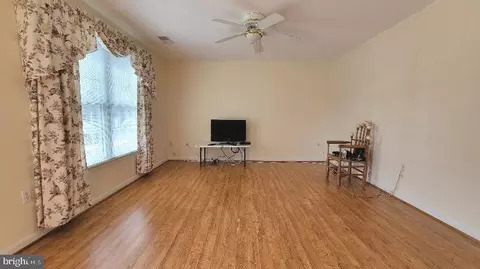 Living - 337 E Ridge Dr, Hagerstown, MD 21740 photo 1 of 2