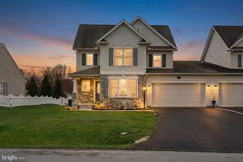 17927 Constitution Cir, Hagerstown, MD 21740