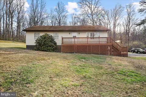 12530 Seavolt Rd, Hancock, MD 21750