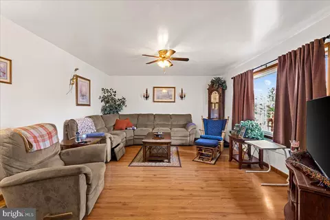 12530 Seavolt Rd, Hancock, MD 21750 photo 4