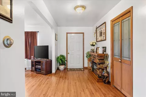 12530 Seavolt Rd, Hancock, MD 21750 photo 3