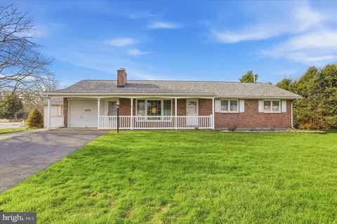 10732 Van Lear Dr, Williamsport, MD 21795