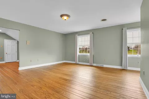 Living - 13039 Spickler Rd, Clear Spring, MD 21722 photo 4 of 4