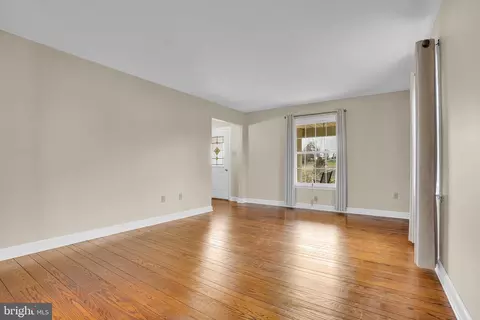 Living - 13039 Spickler Rd, Clear Spring, MD 21722 photo 1 of 4