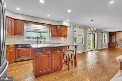 Kitchen - 13039 Spickler Rd, Clear Spring, MD 21722 photo 3 of 3