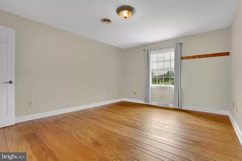 Bedroom - 13039 Spickler Rd, Clear Spring, MD 21722 photo 5 of 5
