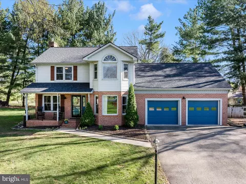 9800 Woodside Ct, Hagerstown, MD 21740