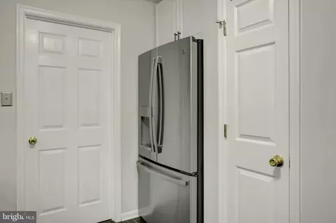 Entry Way - 7 Eckstine Ct, Smithsburg, MD 21783 photo 5 of 5