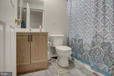 Bath - 7 Eckstine Ct, Smithsburg, MD 21783 photo 5 of 5