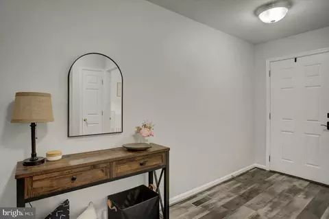 Entry Way - 7 Eckstine Ct, Smithsburg, MD 21783 photo 2 of 5
