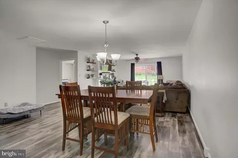 Dining - 7 Eckstine Ct, Smithsburg, MD 21783 photo 1 of 2