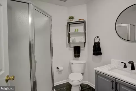 Bath - 7 Eckstine Ct, Smithsburg, MD 21783 photo 1 of 5