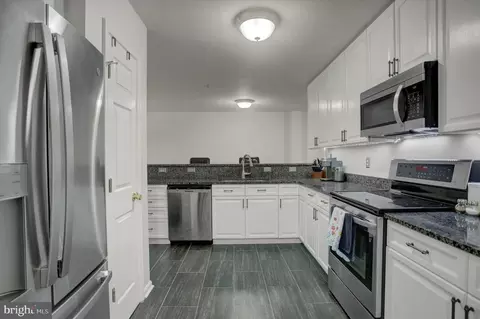 Kitchen - 7 Eckstine Ct, Smithsburg, MD 21783 photo 2 of 4