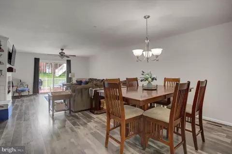 Dining - 7 Eckstine Ct, Smithsburg, MD 21783 photo 2 of 2