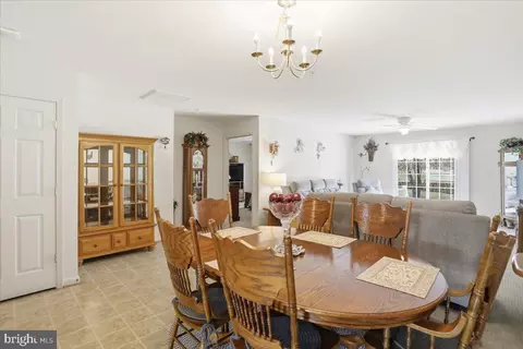Dining - 5 Eckstine Ct, Smithsburg, MD 21783 photo 2 of 2