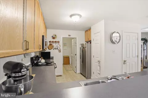 Entry Way - 5 Eckstine Ct, Smithsburg, MD 21783 photo 1 of 3