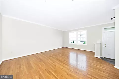 Living - 105 Sentry Rdg, Smithsburg, MD 21783 photo 2 of 4