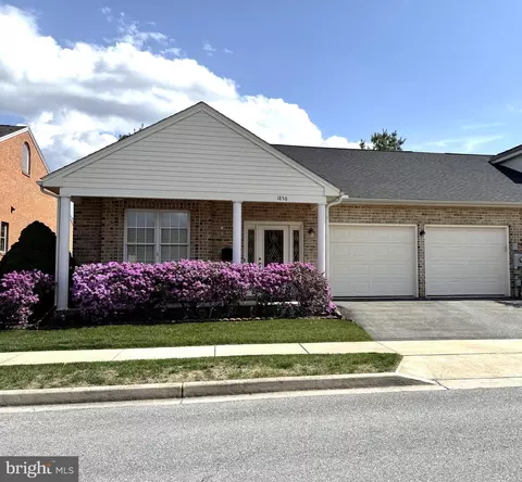1856 Meridian Dr, Hagerstown, MD 21742