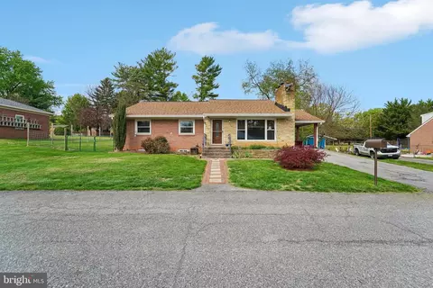11910 Wesley Dr, Hagerstown, MD 21742