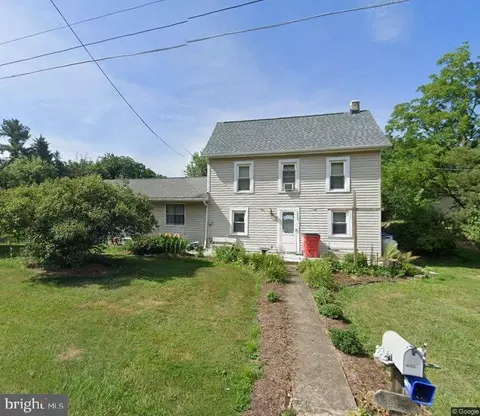 22209 Pondsville Rd, Hagerstown, MD 21742