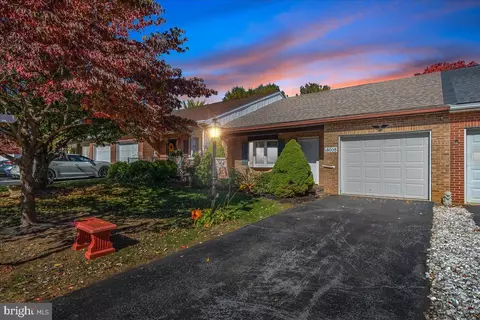 18008 Putter Dr, Hagerstown, MD 21740