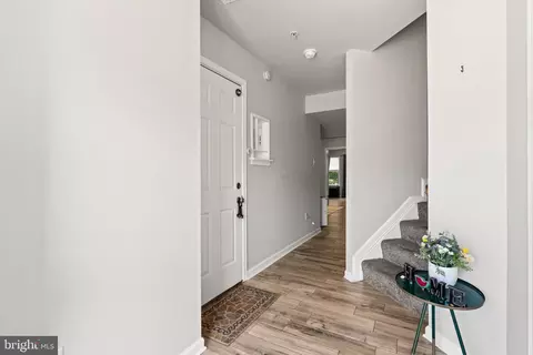 Entry Way - 128 Sentry Rdg, Smithsburg, MD 21783 photo 4 of 6