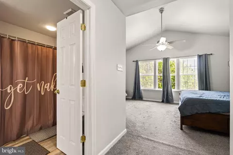Entry Way - 128 Sentry Rdg, Smithsburg, MD 21783 photo 3 of 6