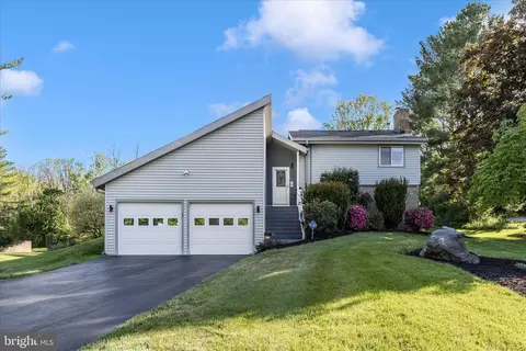 20603 Bluebird Ave, Hagerstown, MD 21742