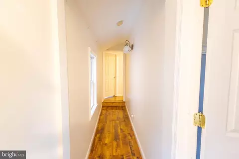 Entry Way - 21 Cumberland St, Clear Spring, MD 21722 photo 4 of 6