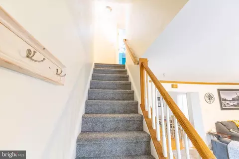 Entry Way - 21 Cumberland St, Clear Spring, MD 21722 photo 6 of 6