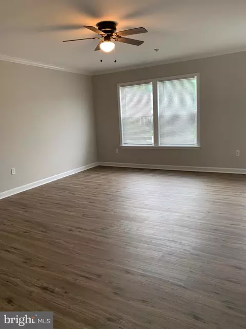 Living - 114 Sentry Rdg, Smithsburg, MD 21783 photo 2 of 8