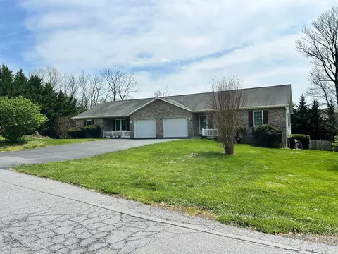 11607 And 11609 Meadowlark Ave, Hagerstown, MD 21742