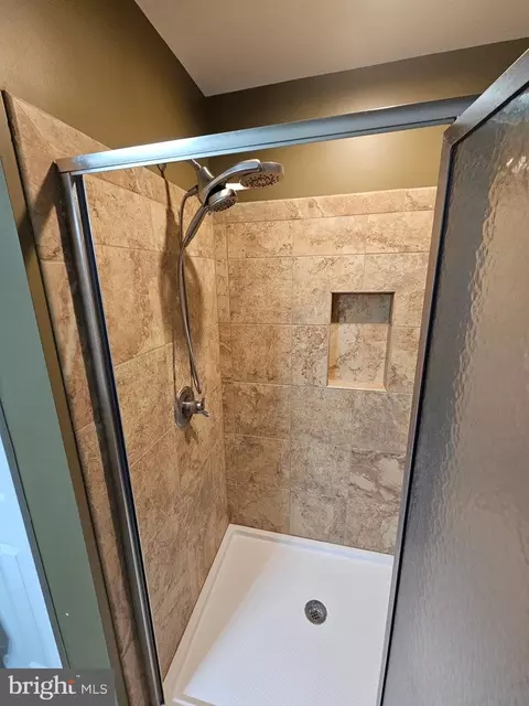 Bath - 12845 Independence Rd, Clear Spring, MD 21722 photo 2 of 2