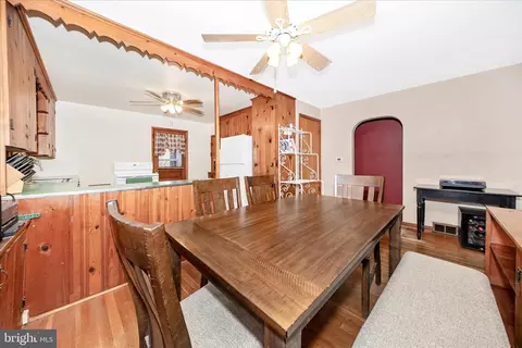 Dining - 3 E Chestnut St, Funkstown, MD 21734 photo 3 of 5