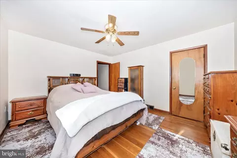 Bedroom - 3 E Chestnut St, Funkstown, MD 21734 photo 3 of 10