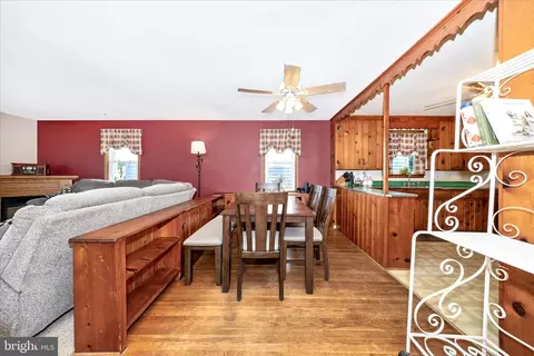 Dining - 3 E Chestnut St, Funkstown, MD 21734 photo 1 of 5