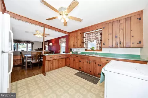 Kitchen - 3 E Chestnut St, Funkstown, MD 21734 photo 8 of 10