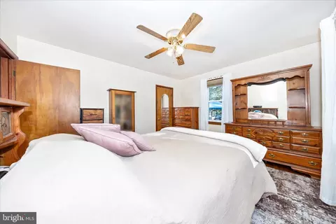 Bedroom - 3 E Chestnut St, Funkstown, MD 21734 photo 4 of 10