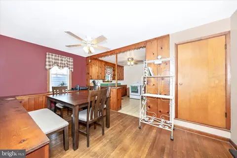 Dining - 3 E Chestnut St, Funkstown, MD 21734 photo 2 of 5