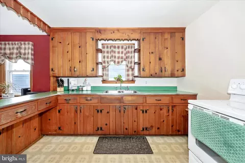 Kitchen - 3 E Chestnut St, Funkstown, MD 21734 photo 9 of 10