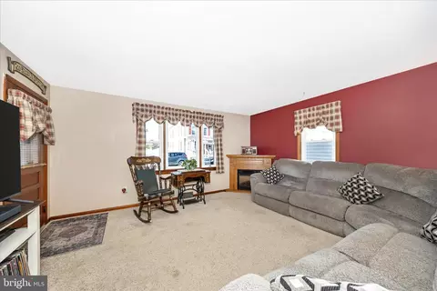 Living - 3 E Chestnut St, Funkstown, MD 21734 photo 3 of 3