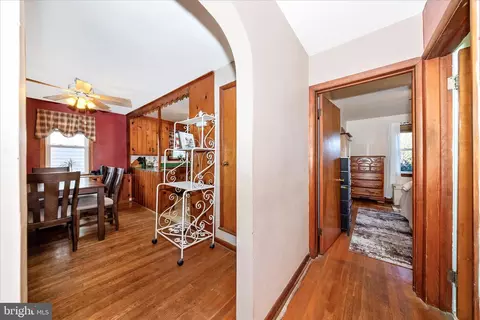 Entry Way - 3 E Chestnut St, Funkstown, MD 21734 photo 2 of 2