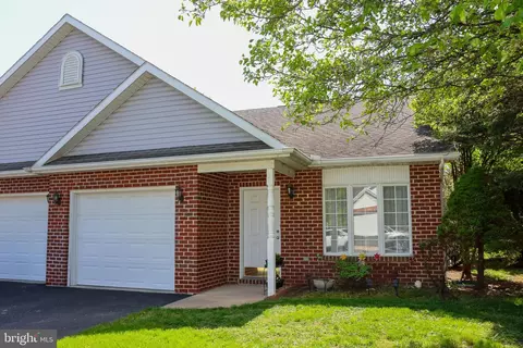 14053 Sweet Vale Dr, Hagerstown, MD 21742