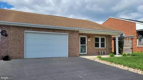 1227 Grand Legacy Dr, Hagerstown, MD 21740