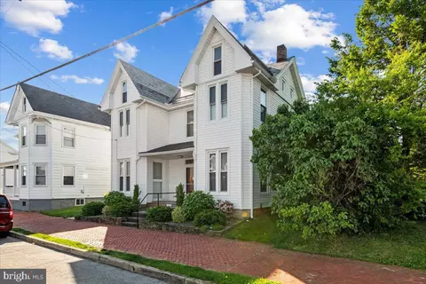 13 W Water, Smithsburg, MD 21783