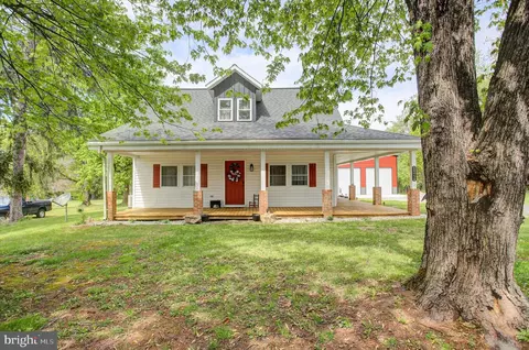 16458 Fairview Rd, Hagerstown, MD 21740