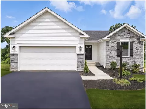 100 Regent Cir, Hagerstown, MD 21742