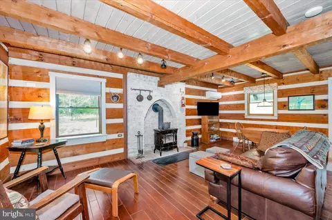 16926 Sprecher Rd, Sharpsburg, MD 21782