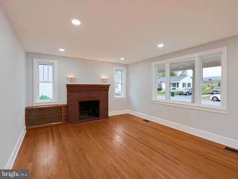 Living - 25 Young Ave, Boonsboro, MD 21713 photo 2 of 10